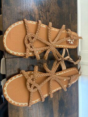 🔥 REPORT 'Gina' Tan Faux-Leather Braided Gladiator Sandals • 11 • Boho Chic!